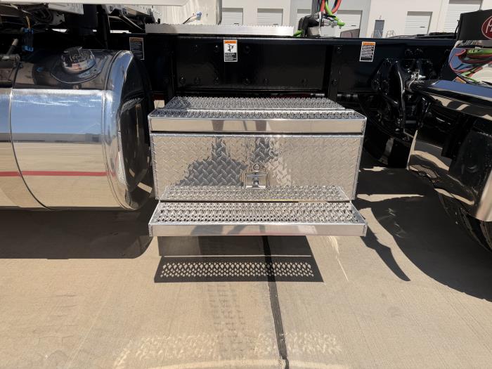 2027 Peterbilt 589-15