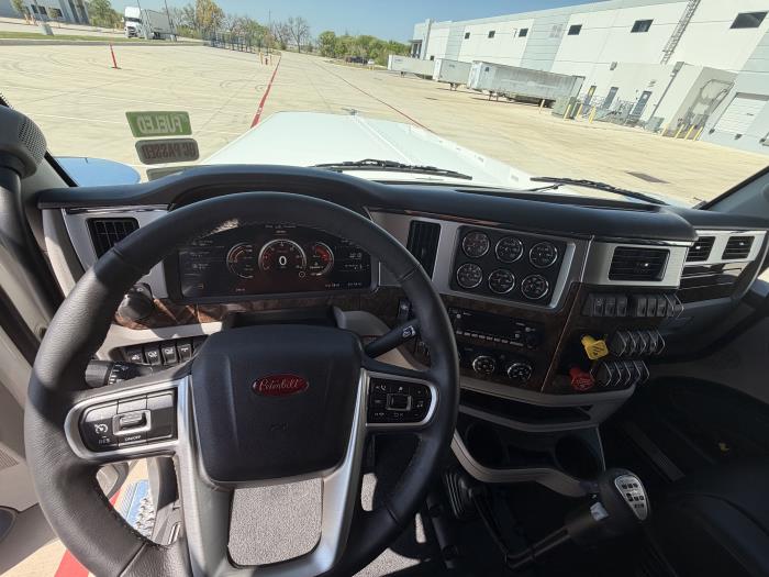 2027 Peterbilt 589-23