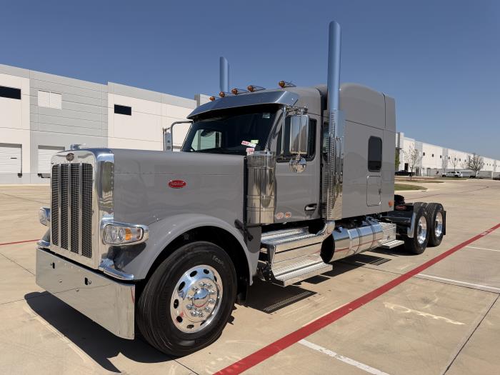 2027 Peterbilt 589-2