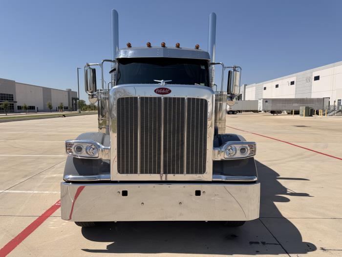 2027 Peterbilt 589-3