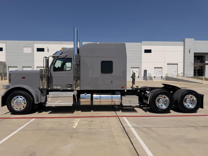 2027 Peterbilt 589-9