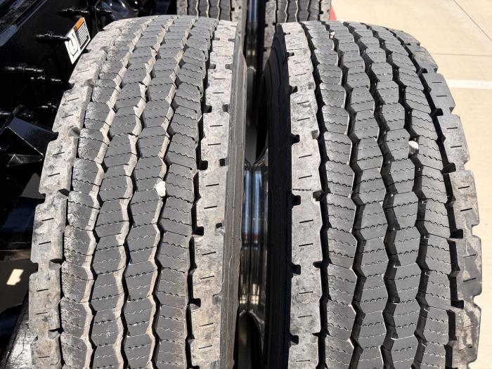 2027 Peterbilt 589-12