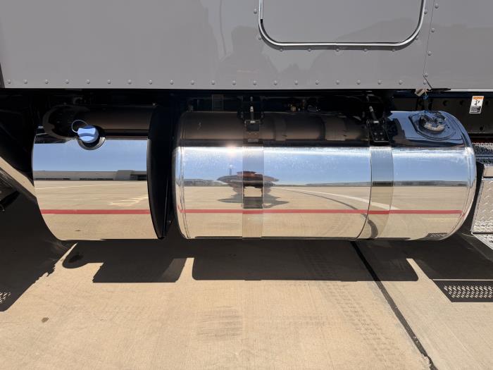 2027 Peterbilt 589-14