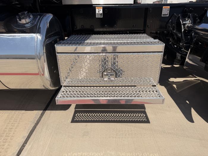 2027 Peterbilt 589-15