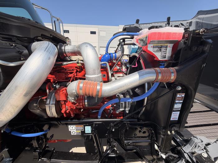 2027 Peterbilt 589-16