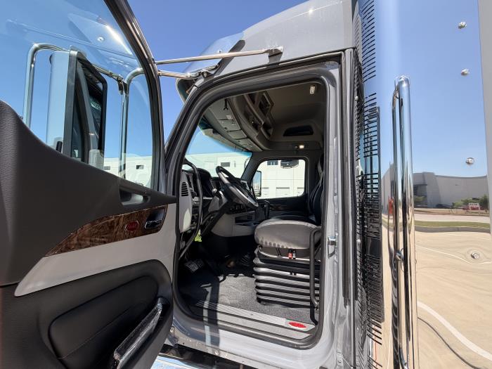 2027 Peterbilt 589-21