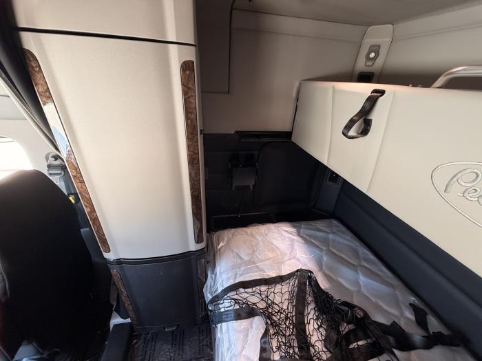 2027 Peterbilt 589-26