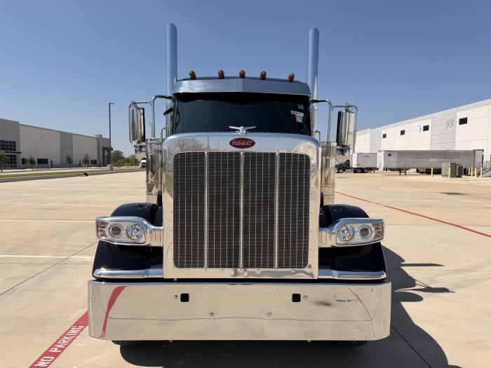2027 Peterbilt 589-3