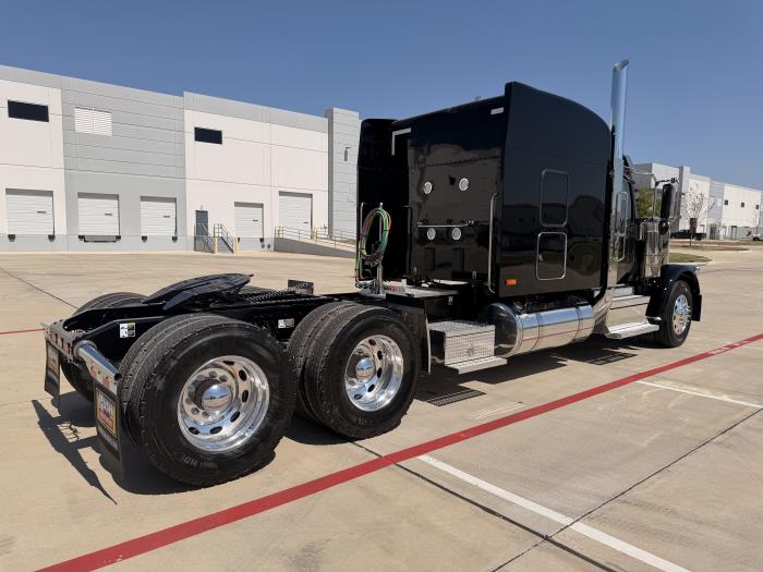 2027 Peterbilt 589-6