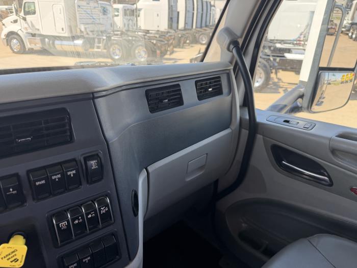 2020 Peterbilt 579-26