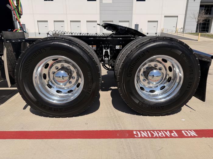 2027 Peterbilt 589-11