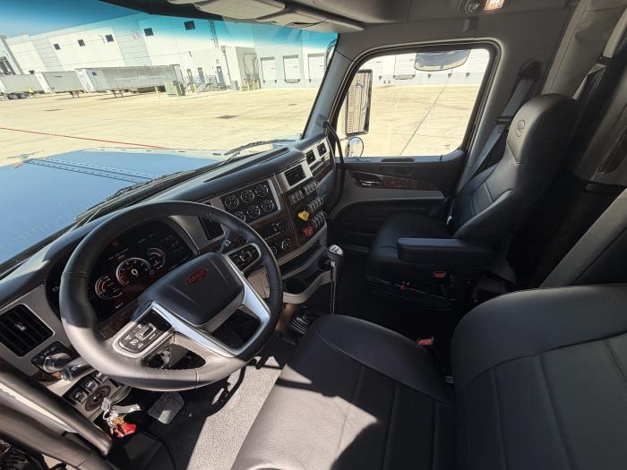 2027 Peterbilt 589-19