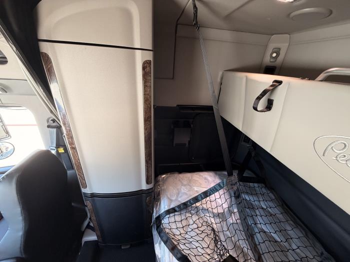 2027 Peterbilt 589-23