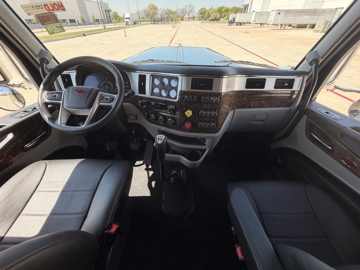 2027 Peterbilt 589-25