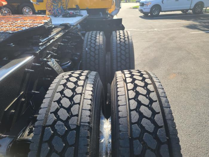 2020 Peterbilt 567-6