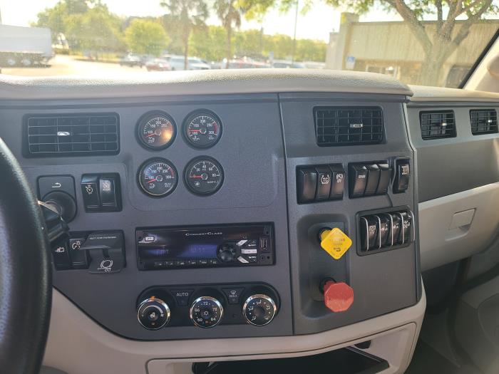 2020 Peterbilt 567-13