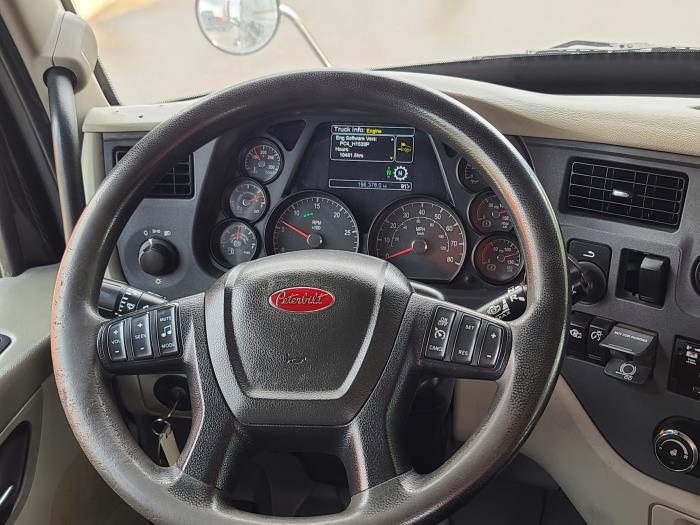 2020 Peterbilt 579-18