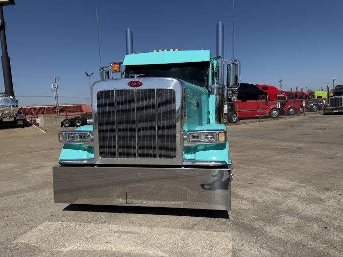 2027 Peterbilt 589-2