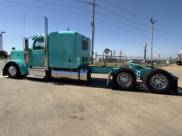 2027 Peterbilt 589-7