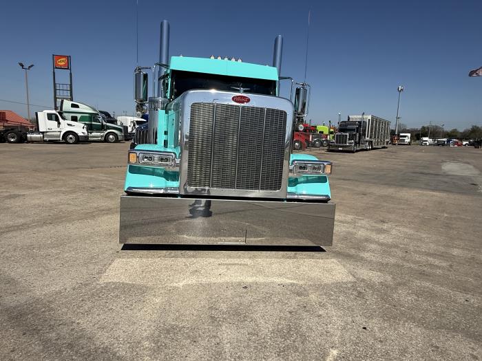 2027 Peterbilt 589-11