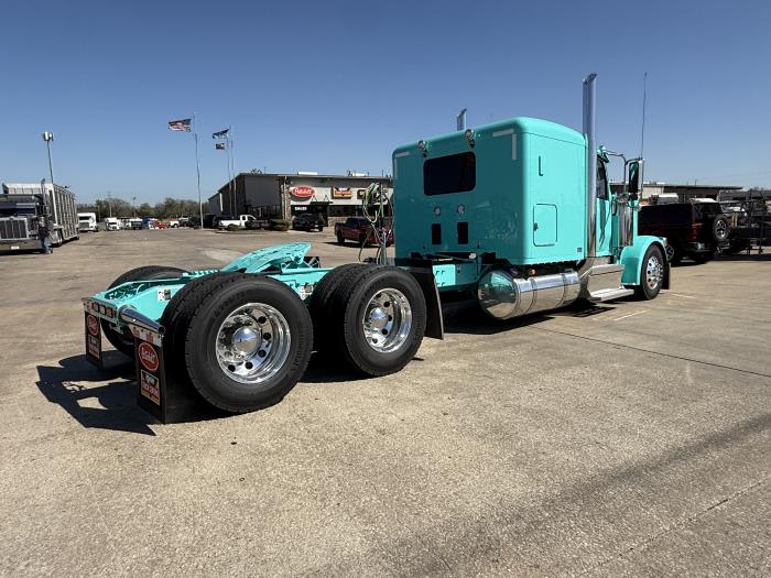 2027 Peterbilt 589-19