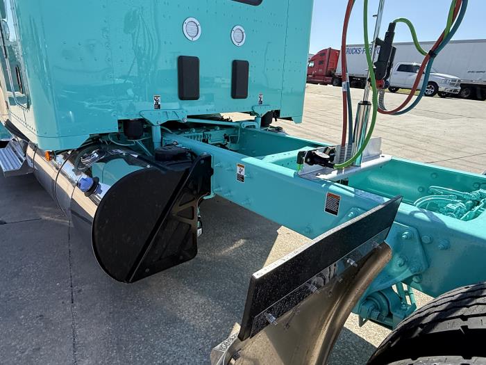 2027 Peterbilt 589-23