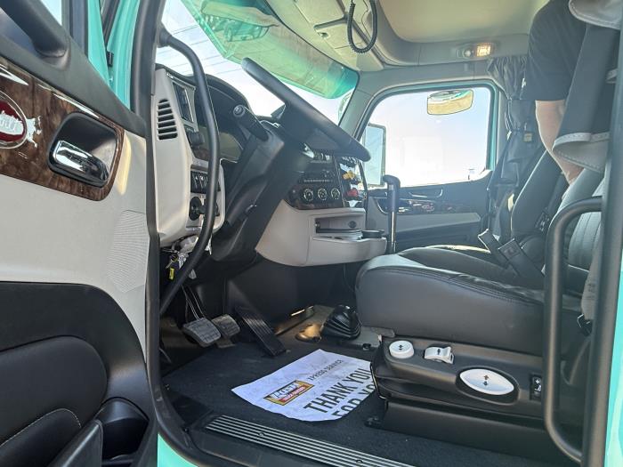 2027 Peterbilt 589-27