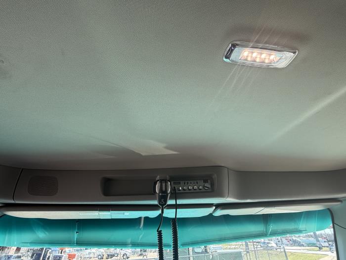 2027 Peterbilt 589-30