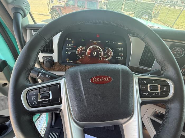 2027 Peterbilt 589-31