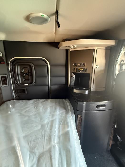 2027 Peterbilt 589-41