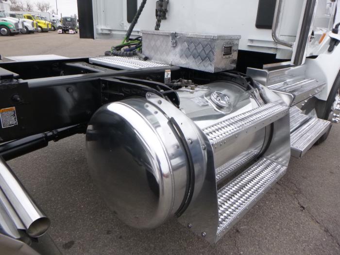 2020 Peterbilt 579-18