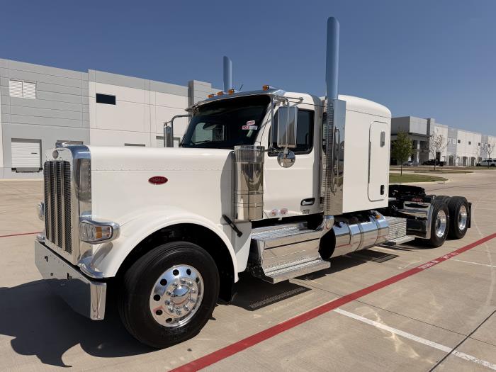 2027 Peterbilt 589-2