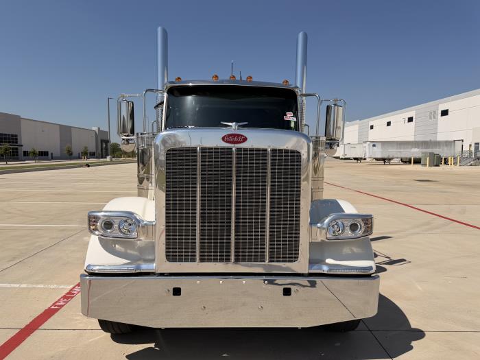 2027 Peterbilt 589-3