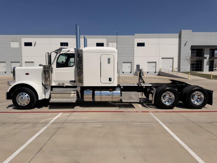 2027 Peterbilt 589-9