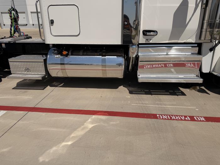 2027 Peterbilt 589-17