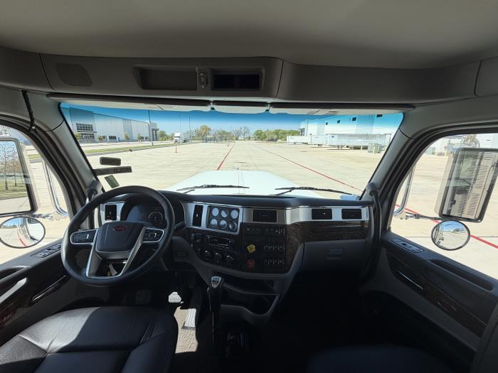 2027 Peterbilt 589-29