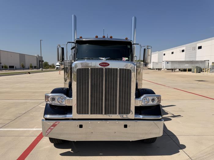 2027 Peterbilt 589-3