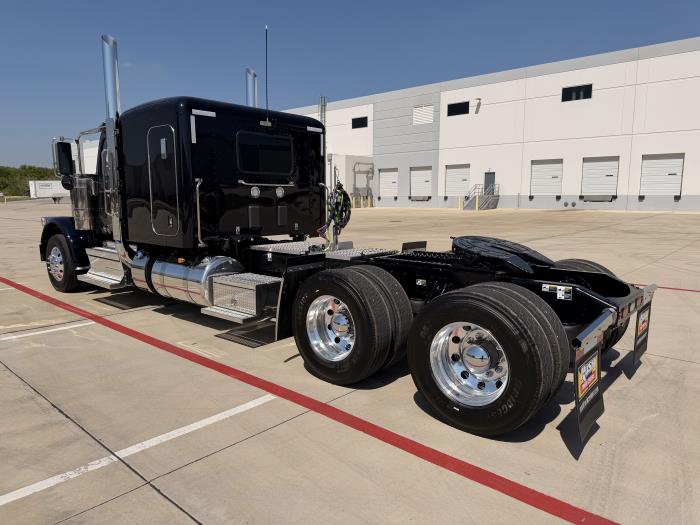 2027 Peterbilt 589-8