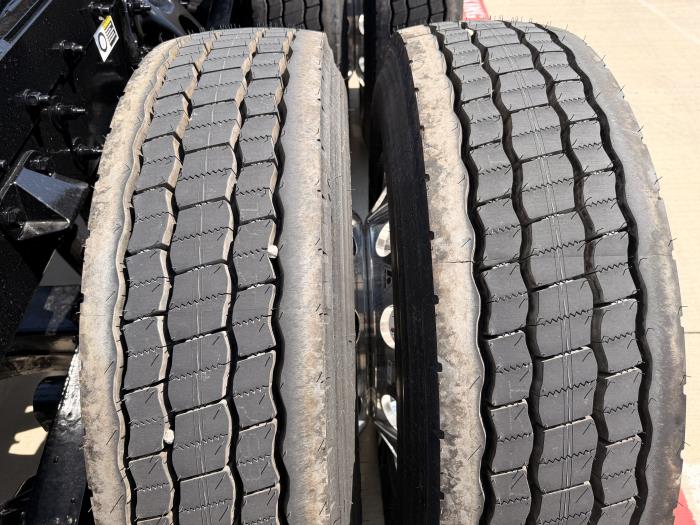 2027 Peterbilt 589-11