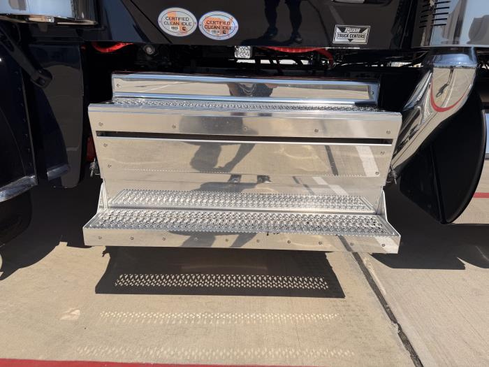 2027 Peterbilt 589-12