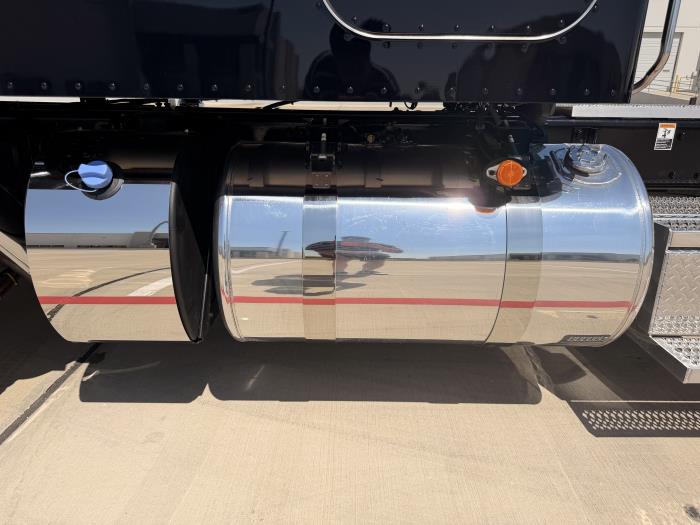 2027 Peterbilt 589-13