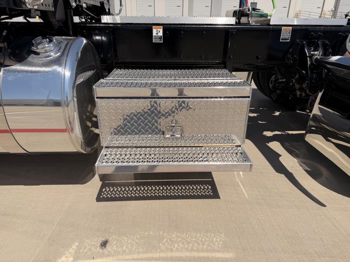 2027 Peterbilt 589-14