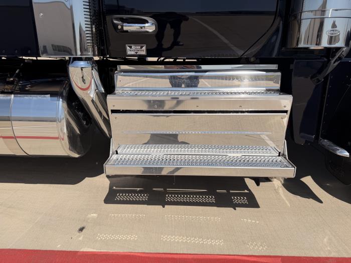 2027 Peterbilt 589-19