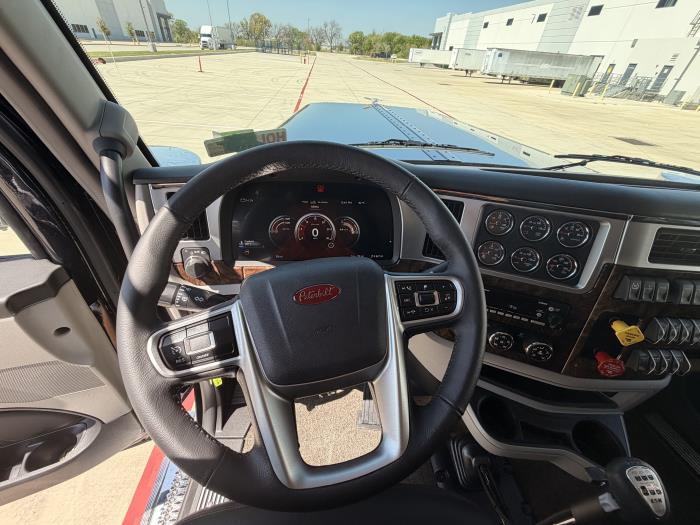 2027 Peterbilt 589-21