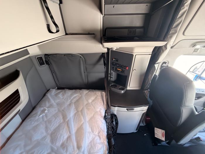 2026 Peterbilt 579-23