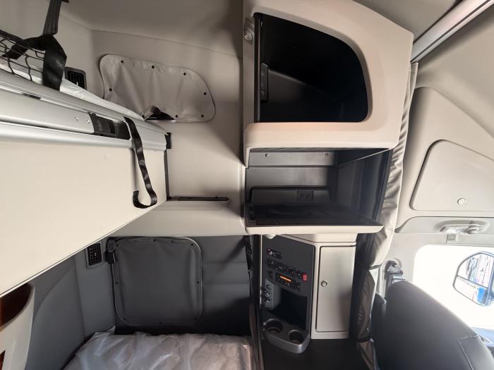 2026 Peterbilt 579-24