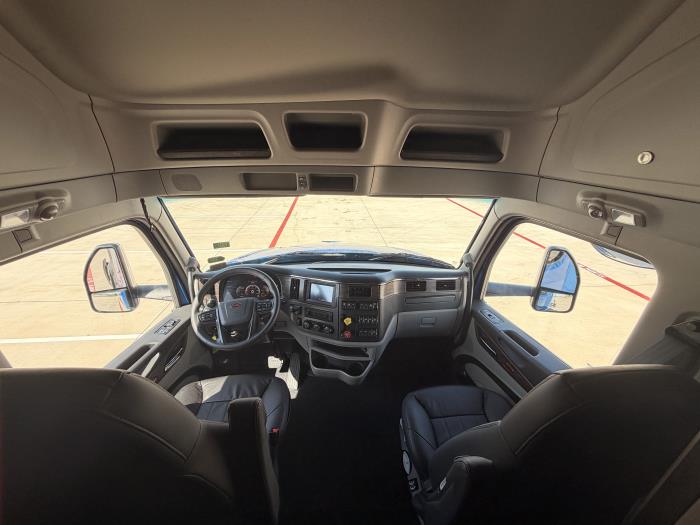 2026 Peterbilt 579-26