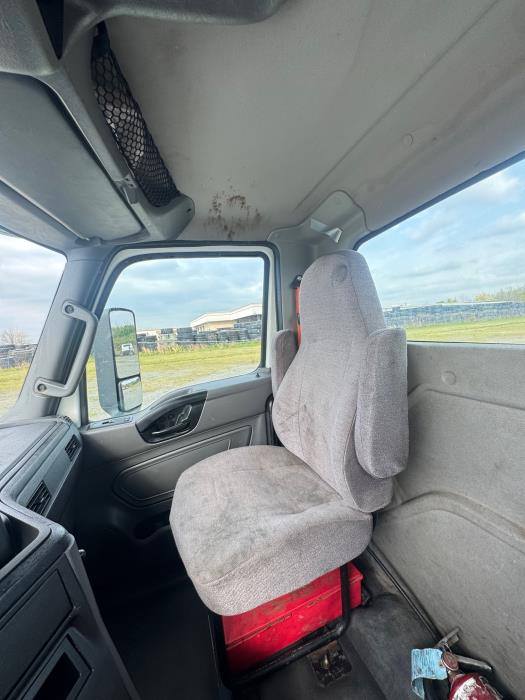 2021 International LT625-16