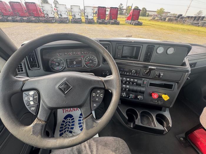 2021 International LT625-12