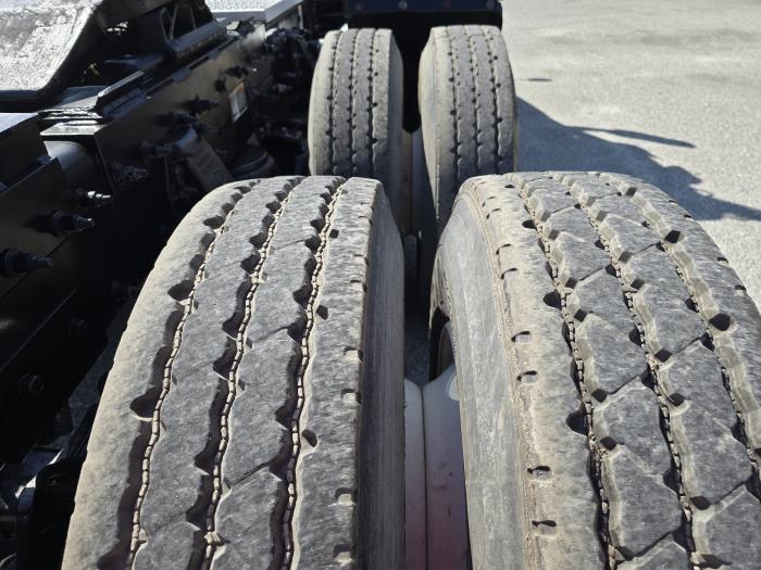 2020 Peterbilt 567-17